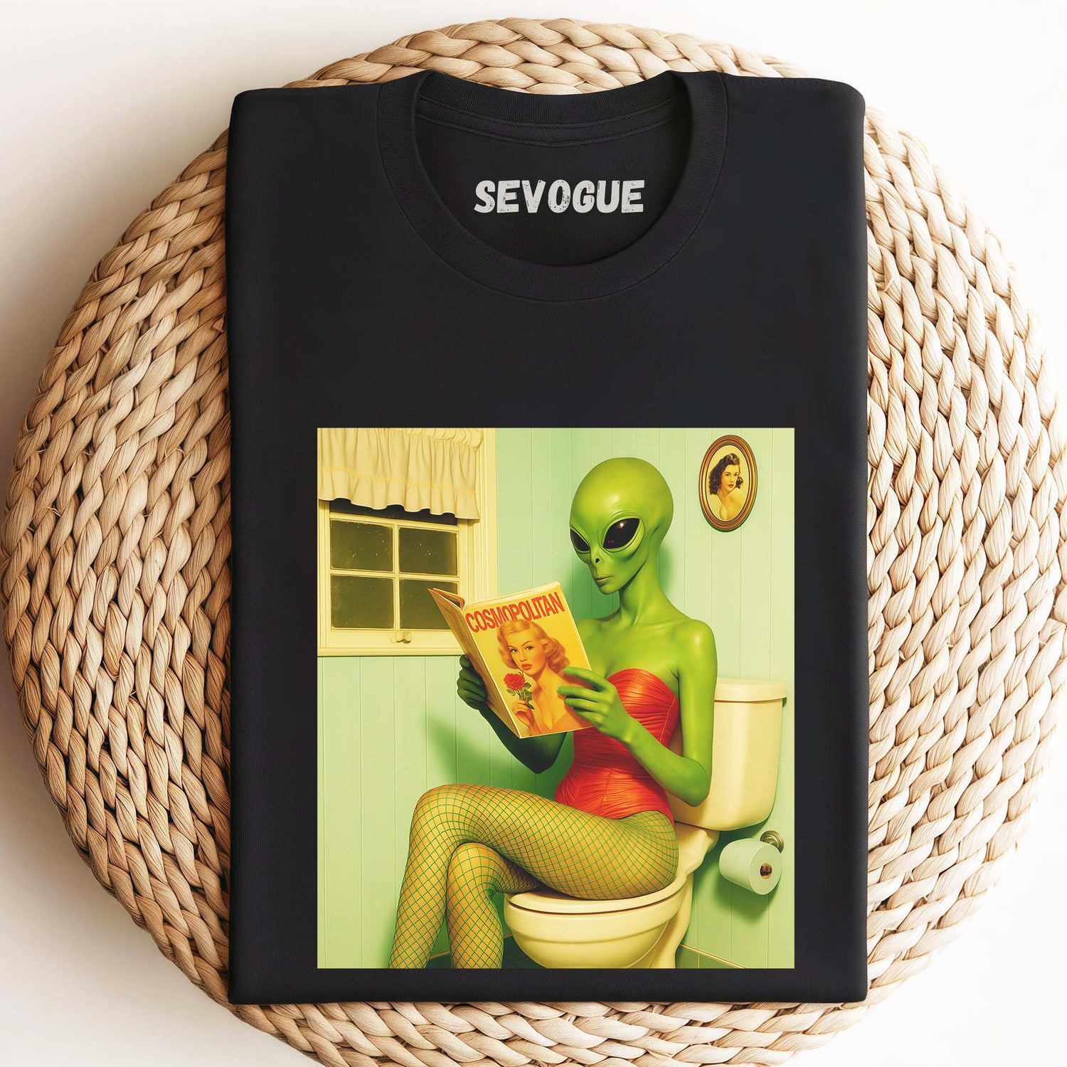 Alien V1 Unisex Tee, Sweatshirt & Hoodie