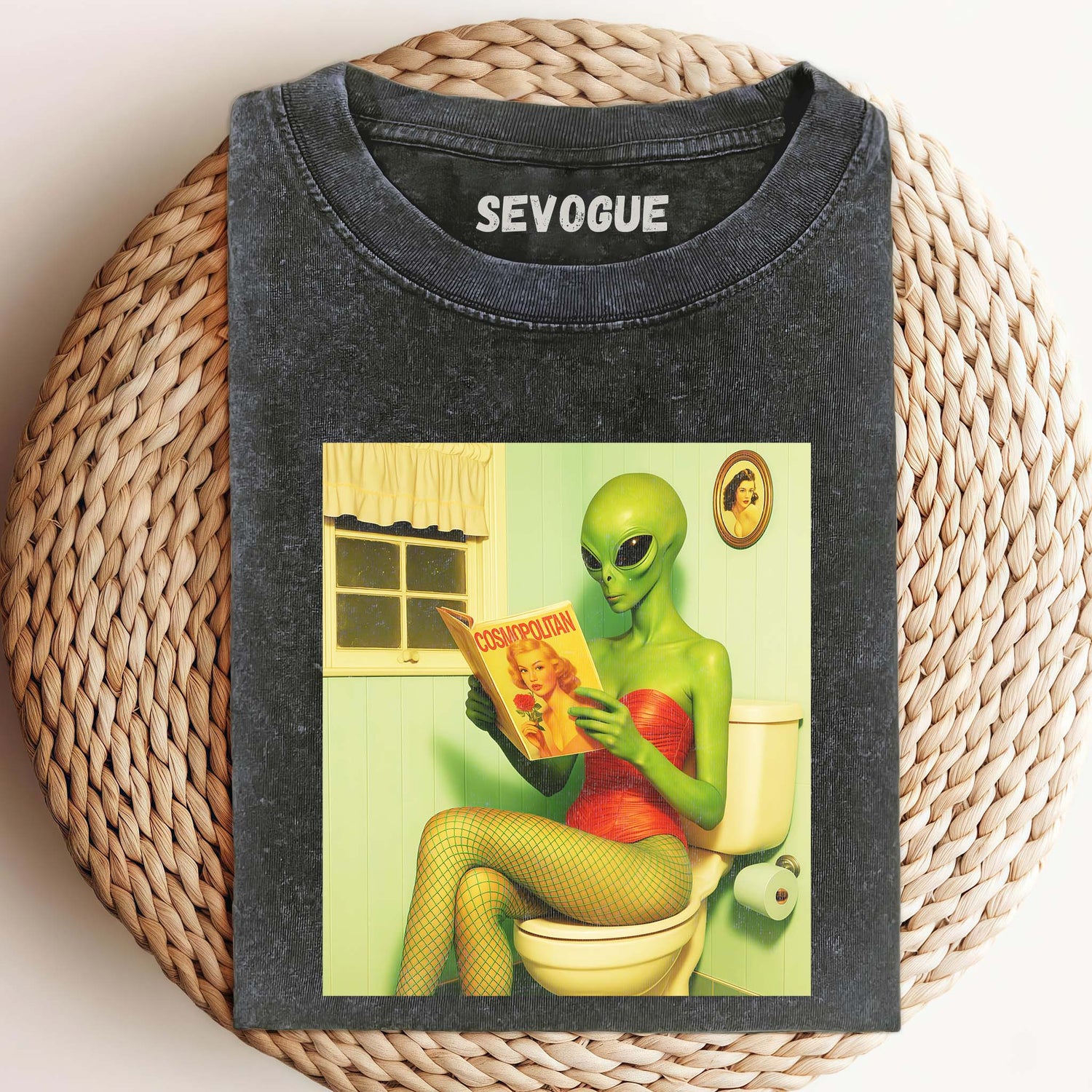 Alien V1 Unisex Tee, Sweatshirt & Hoodie