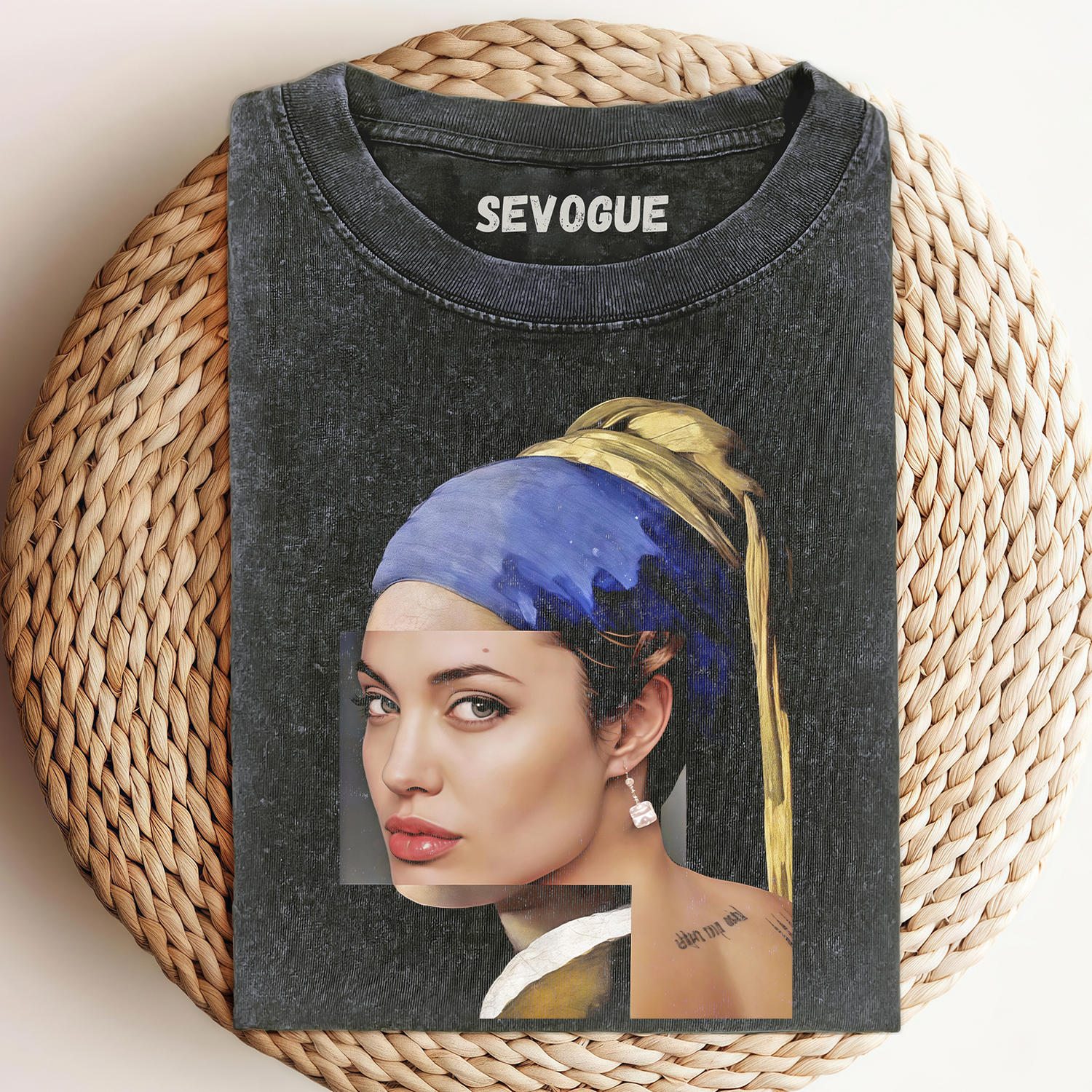 Angelina Jolie Unisex Tee, Sweatshirt & Hoodie