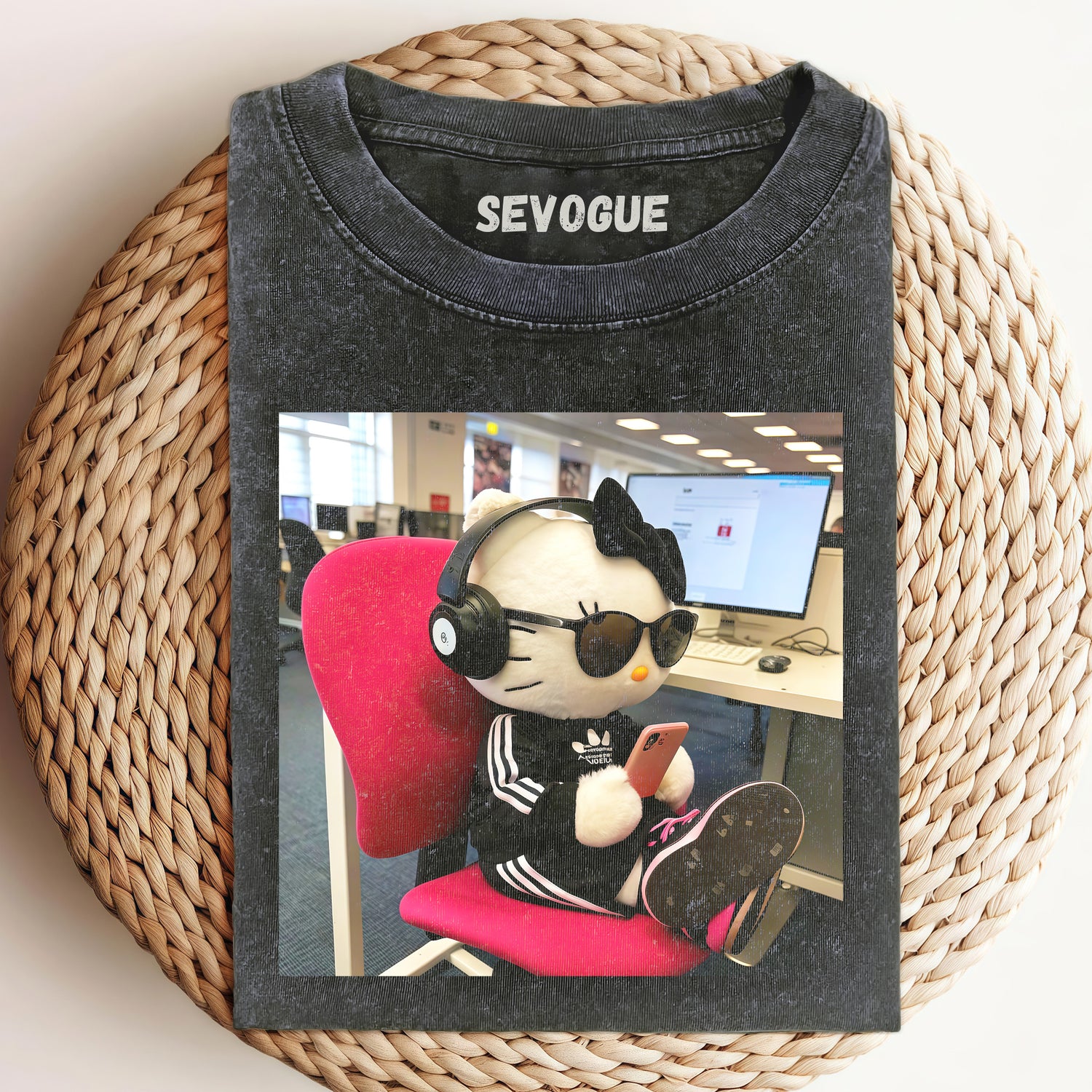 Funny Hello Kitty V6  Unisex Tee, Sweatshirt & Hoodi