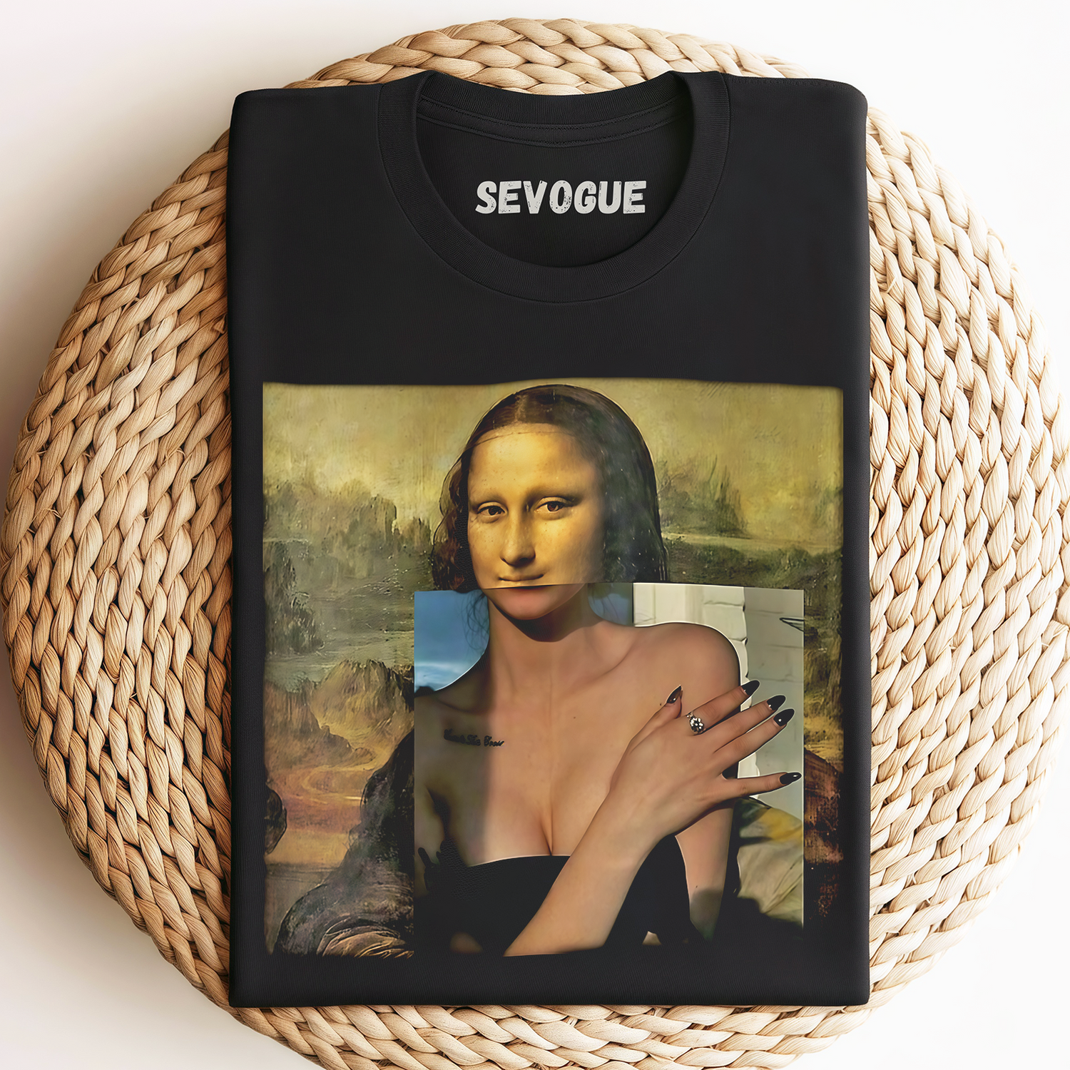 Sexy Mona Lisa Unisex Tee, Sweatshirt & Hoodie