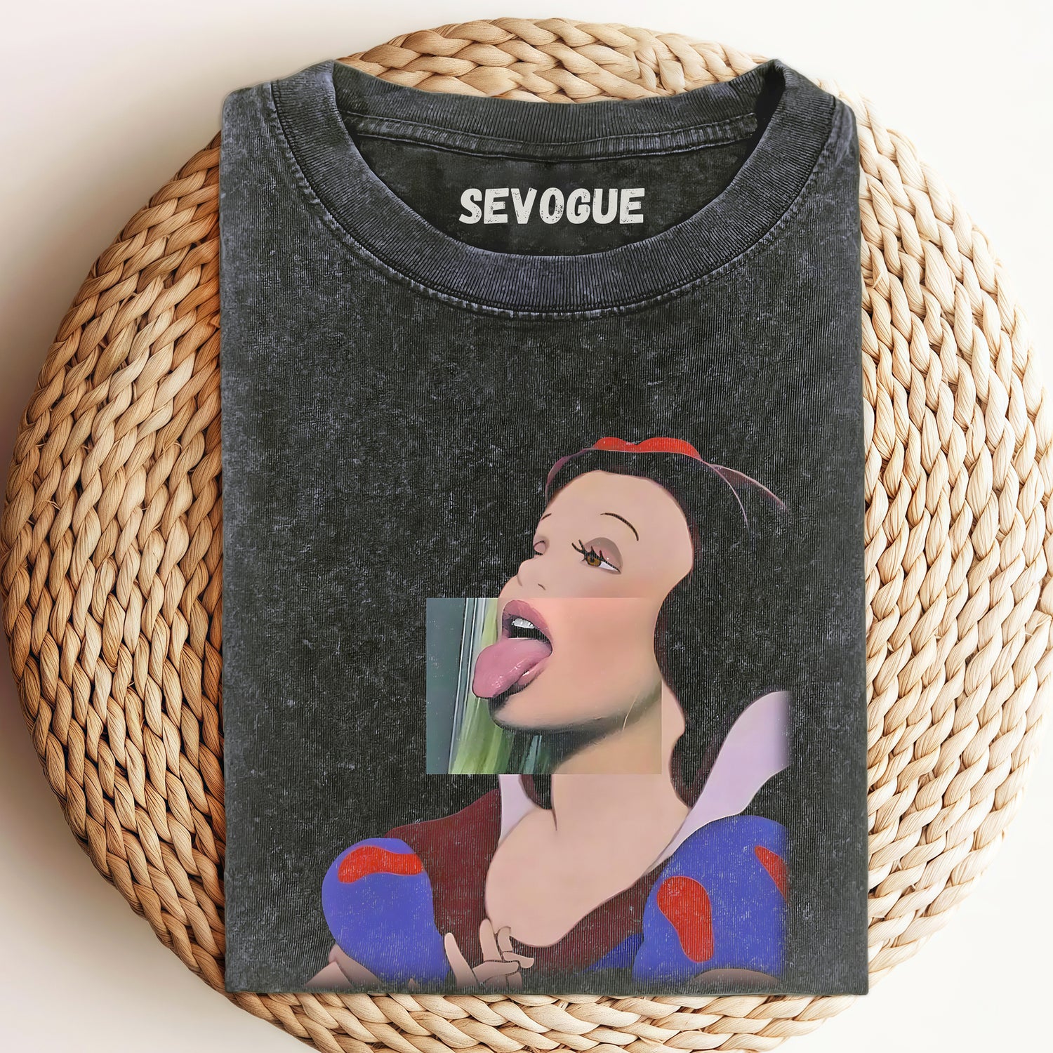 Snow White Unisex Tee, Sweatshirt & Hoodi