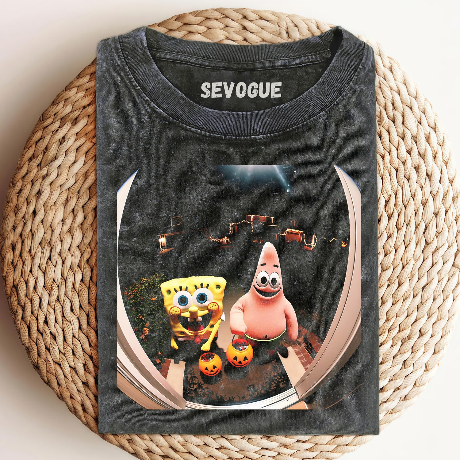 Spongebob Goes To Trick-Or-Treating On Halloween Unisex Tee, Sweatshirt & Hoodi